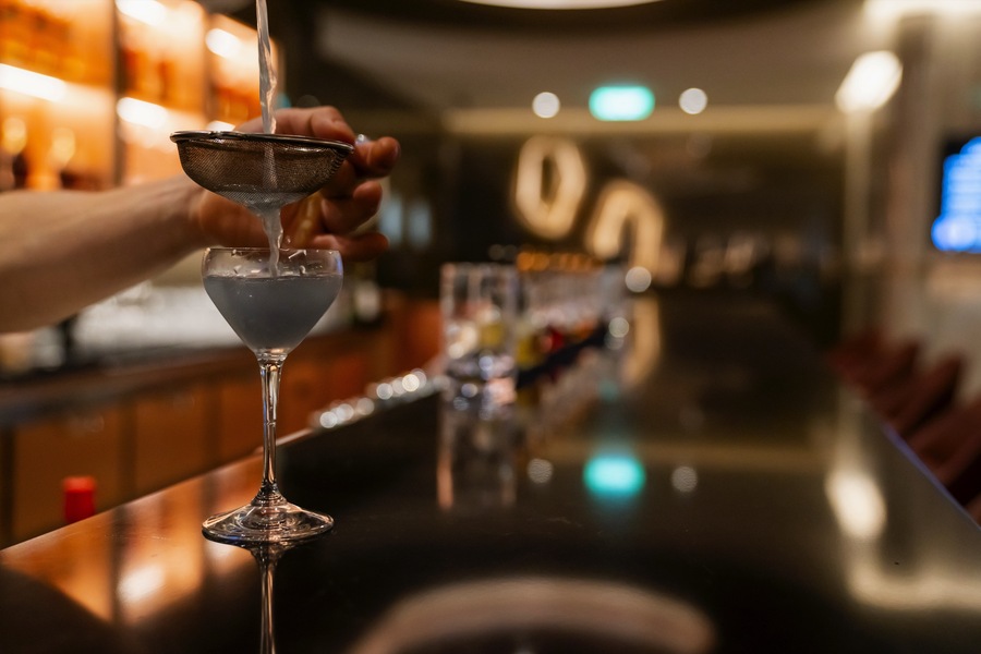 Celebrity Cruises, Celebrity Beyond, World Class Bar 8 ©CEL.jpg